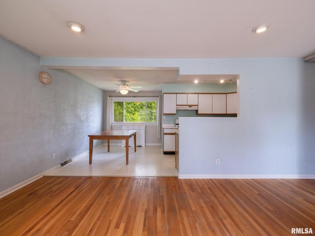 5824 N WESTERN Avenue, Peoria, IL 61614
