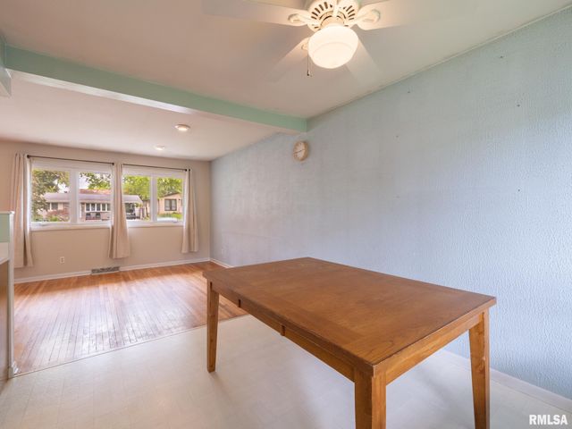 5824 N WESTERN Avenue, Peoria, IL 61614