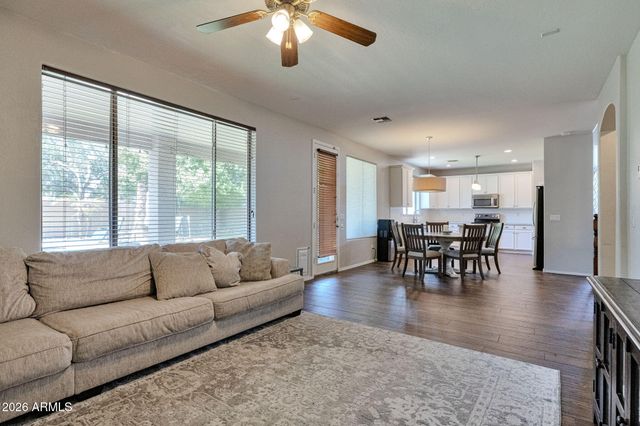 3810 S VELERO Street, Chandler, AZ 85286