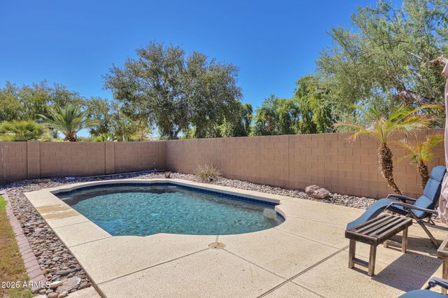 3810 S VELERO Street, Chandler, AZ 85286