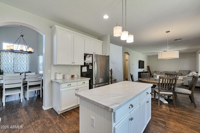 3810 S VELERO Street, Chandler, AZ 85286