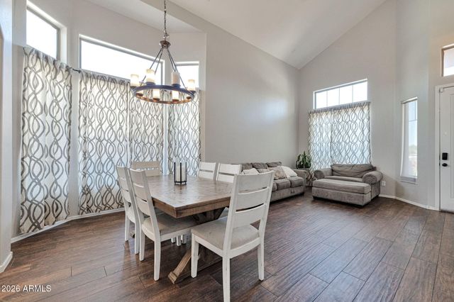 3810 S VELERO Street, Chandler, AZ 85286