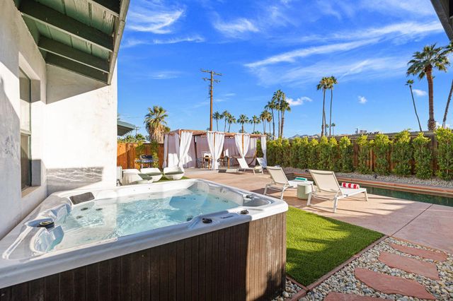 745 E Sunny Dunes Road, Palm Springs, CA 92264