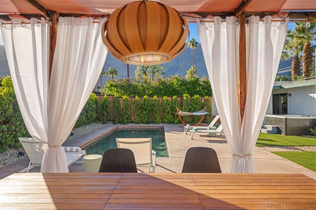 745 E Sunny Dunes Road, Palm Springs, CA 92264