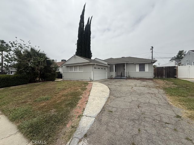 10213 Sophia Avenue, North Hills, CA 91343