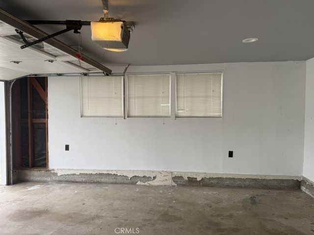 10213 Sophia Avenue, North Hills, CA 91343