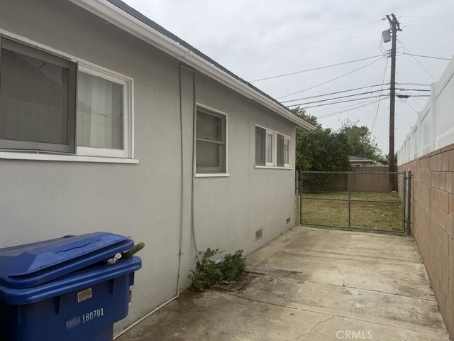 10213 Sophia Avenue, North Hills, CA 91343