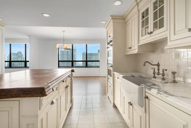 180 E Pearson Street 3707, Chicago, IL 60611