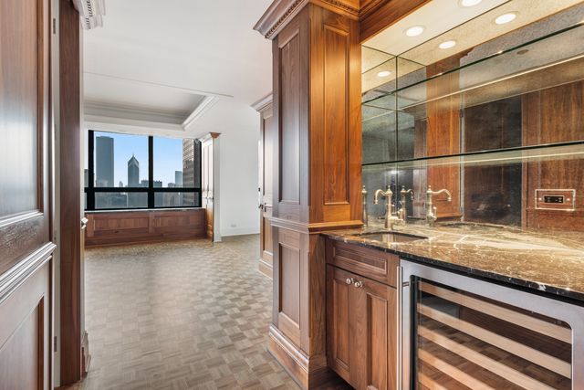 180 E Pearson Street 3707, Chicago, IL 60611