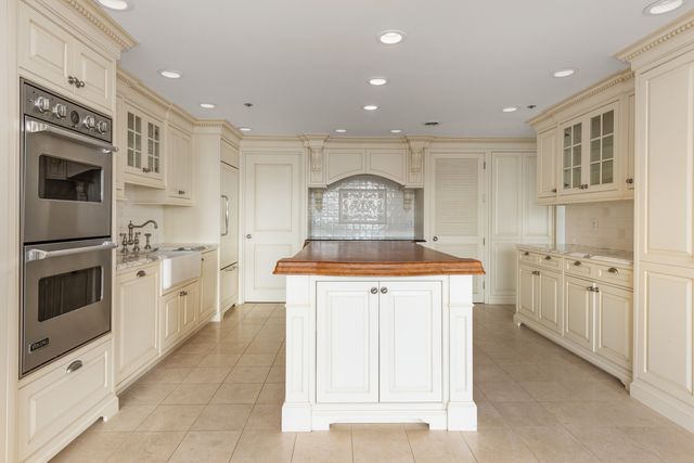 180 E Pearson Street 3707, Chicago, IL 60611