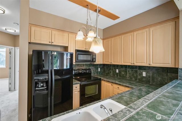 13000 Admiralty Way #B301, Everett, WA 98204