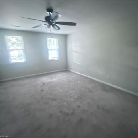 7 White Oak TRL, Hampton, VA 23669