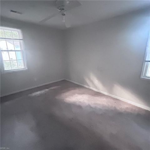 7 White Oak TRL, Hampton, VA 23669
