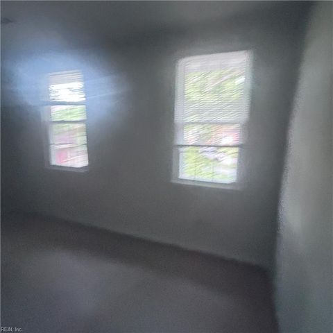 7 White Oak TRL, Hampton, VA 23669
