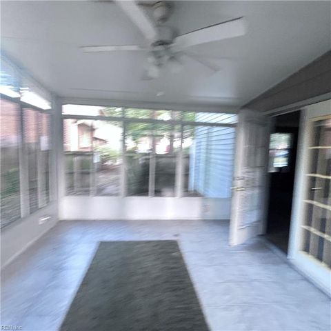 7 White Oak TRL, Hampton, VA 23669