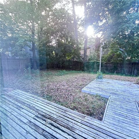 7 White Oak TRL, Hampton, VA 23669