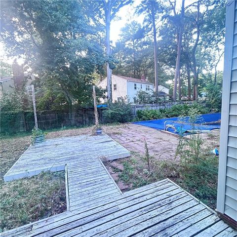 7 White Oak TRL, Hampton, VA 23669