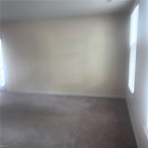 7 White Oak TRL, Hampton, VA 23669