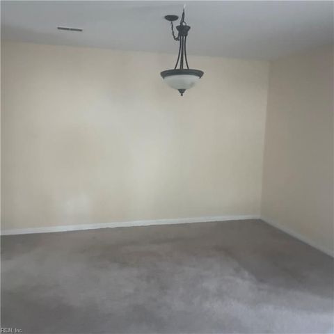 7 White Oak TRL, Hampton, VA 23669