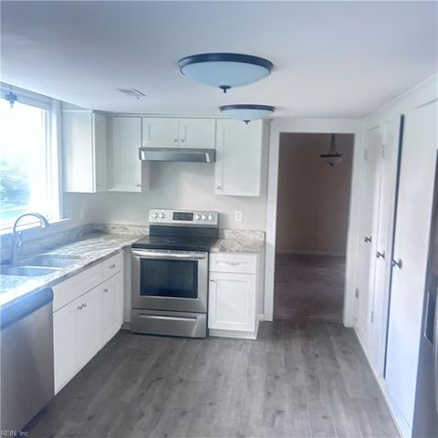 7 White Oak TRL, Hampton, VA 23669