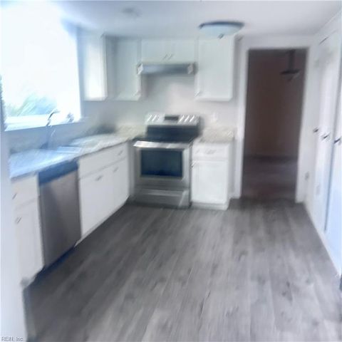 7 White Oak TRL, Hampton, VA 23669