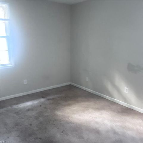 7 White Oak TRL, Hampton, VA 23669