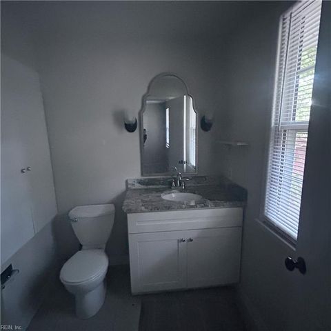 7 White Oak TRL, Hampton, VA 23669