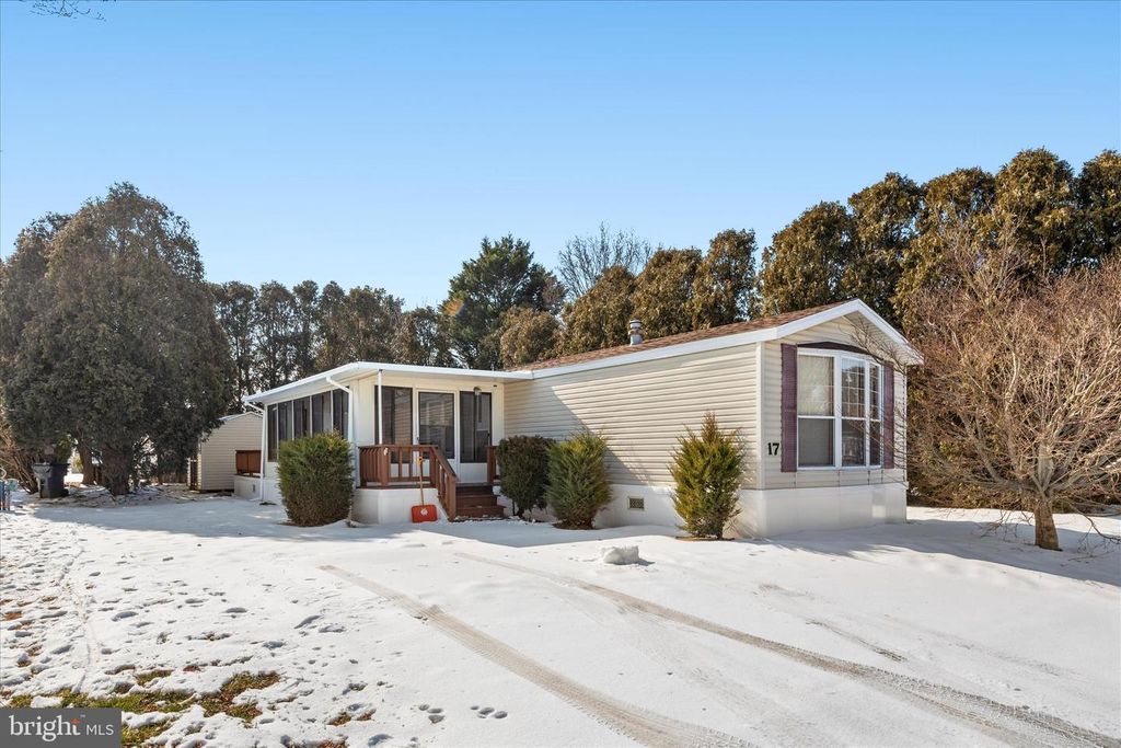 Image 1 of property listing at 17 BRUNSWICK LN, Lewes, DE 19958