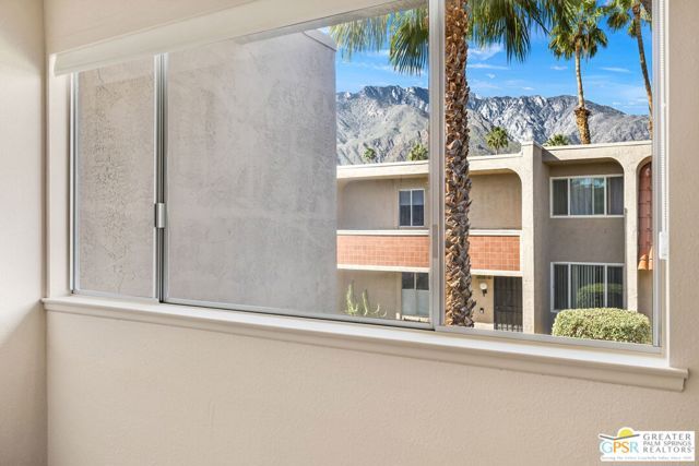 266 E Via Escuela A, Palm Springs, CA 92262