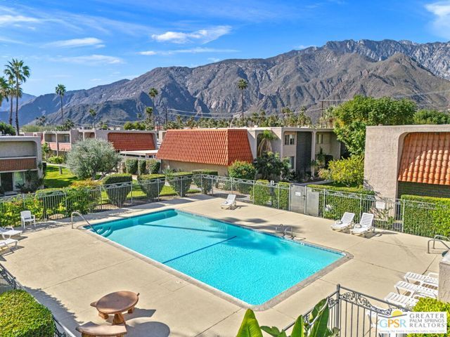 266 E Via Escuela A, Palm Springs, CA 92262