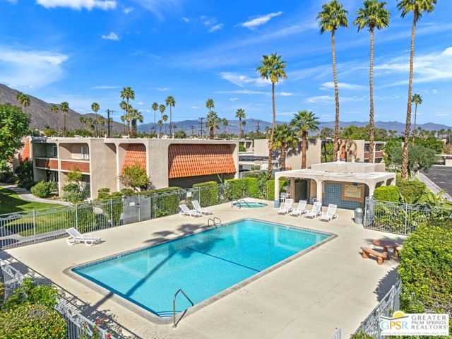266 E Via Escuela A, Palm Springs, CA 92262