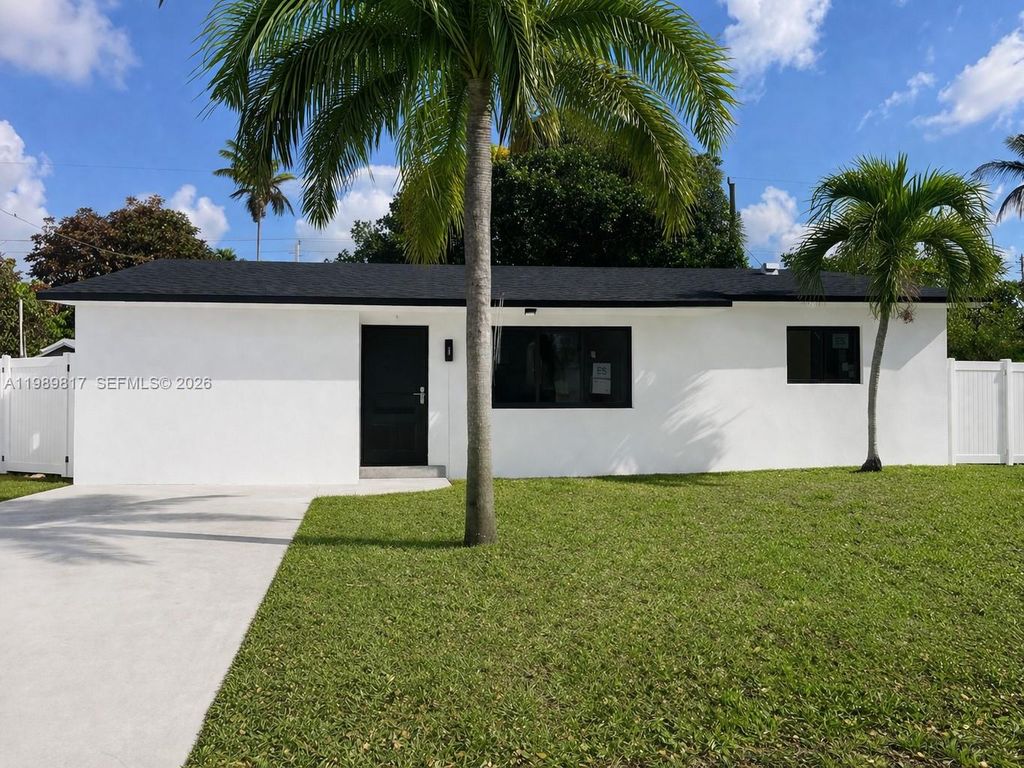 1141 NE 166th St, North Miami Beach, FL 33162