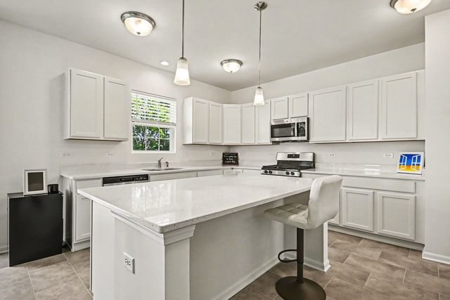 26530 W Red Apple Road, Plainfield, IL 60585