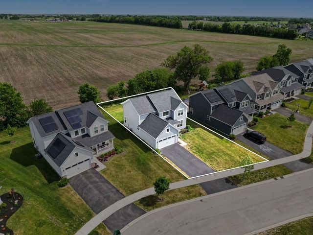26530 W Red Apple Road, Plainfield, IL 60585