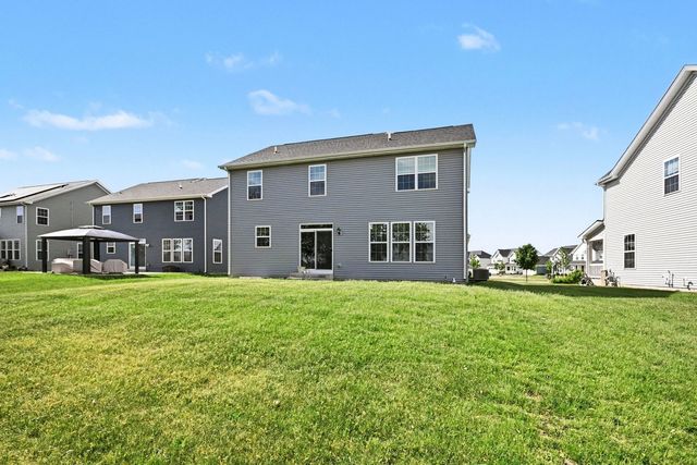 26530 W Red Apple Road, Plainfield, IL 60585