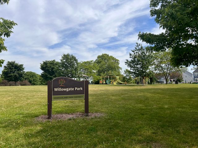 26530 W Red Apple Road, Plainfield, IL 60585