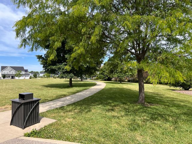 26530 W Red Apple Road, Plainfield, IL 60585