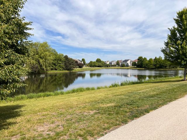 26530 W Red Apple Road, Plainfield, IL 60585