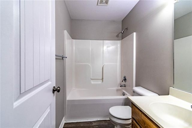 1206 Kimmy Lane, Warrensburg, MO 64093