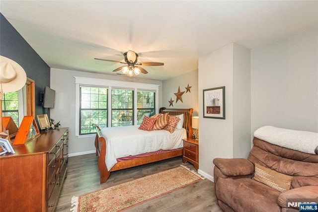 15 Concord G, West Milford, NJ 07480