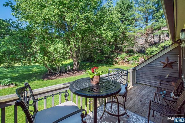 15 Concord G, West Milford, NJ 07480