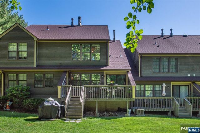 15 Concord G, West Milford, NJ 07480