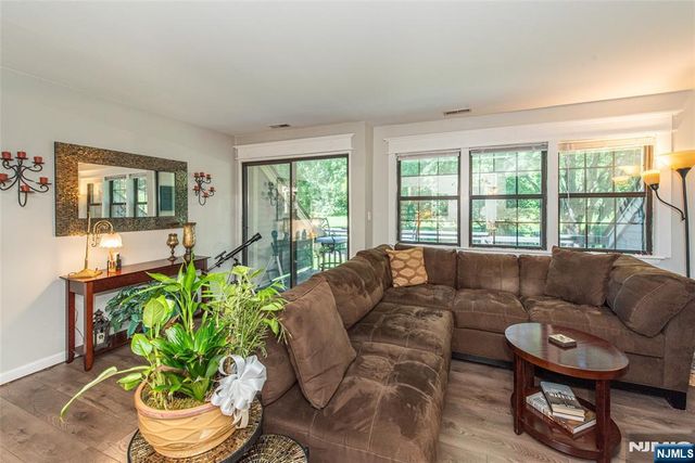 15 Concord G, West Milford, NJ 07480