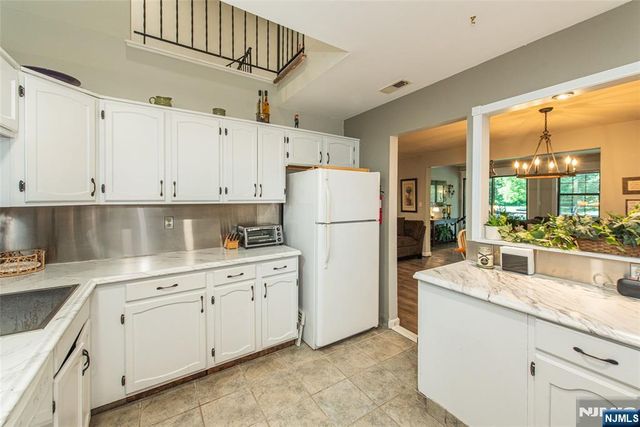 15 Concord G, West Milford, NJ 07480