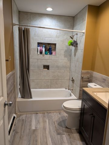 143 W ELK Trail 340, Carol Stream, IL 60188