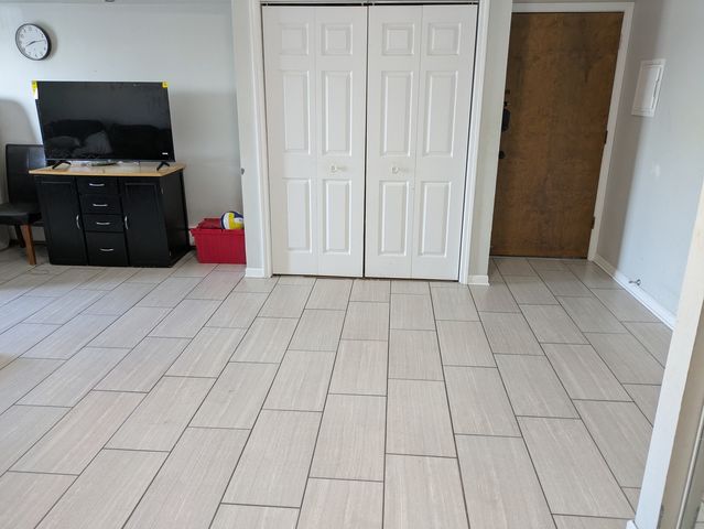 143 W ELK Trail 340, Carol Stream, IL 60188