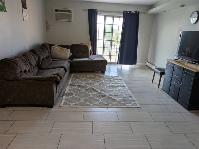 143 W ELK Trail 340, Carol Stream, IL 60188
