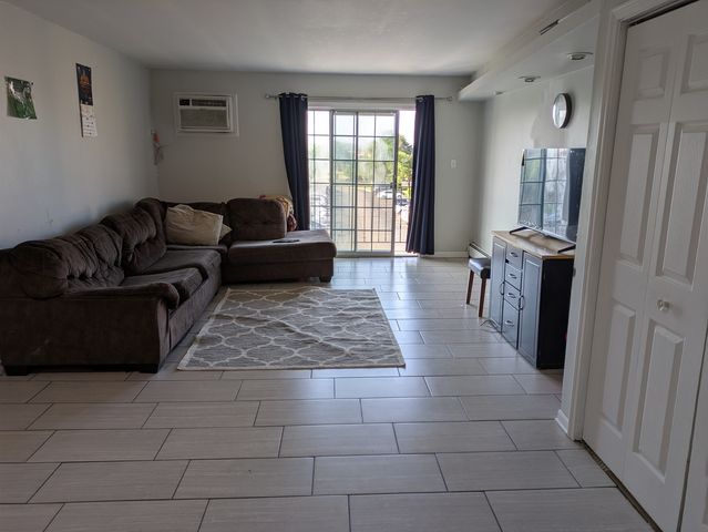 143 W ELK Trail 340, Carol Stream, IL 60188