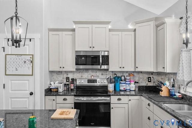 19619 Turkey Run Pl, Dinwiddie, VA 23841