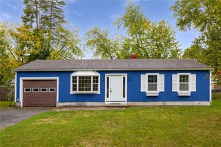 17 Peach Blossom Road South, Parma, NY 14468